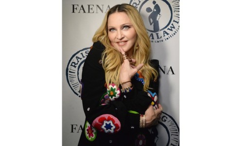 BVLGARI 推出已故建筑家 Zaha Hadid 设计系列