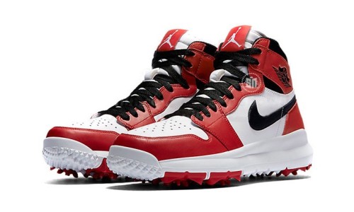 穿上这双 Air Jordan I 高尔夫鞋，杆杆都是小鸟球