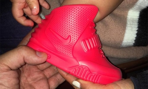 又一双“椰子”婴儿版本曝光，但这次却是 Nike Air Yeezy 2