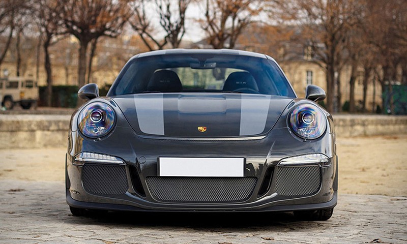 这辆致敬 Steve McQueen 的 Porsche 911 R 即将拍卖