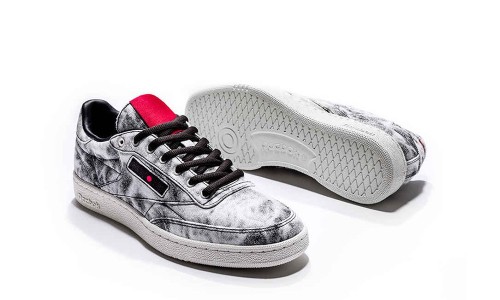 Kendirck Lamar 和锐步的新篇章来了，第一双就是这双 Club C