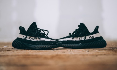 为庆祝新店开业，Solebox 准备将 350 V2 等众多抢手鞋款重新发售