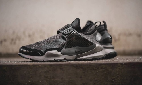 除了近赏 Stone Island x NikeLab Sock Dart Mid 之外，再来看看它的售价