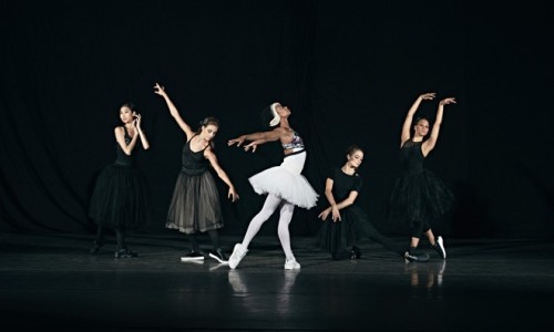 天鹅湖成为了 PUMA 新的设计灵感