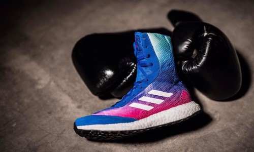 超高鞋帮加 BOOST 鞋底，这有可能是一双 adidas 的拳击鞋款？
