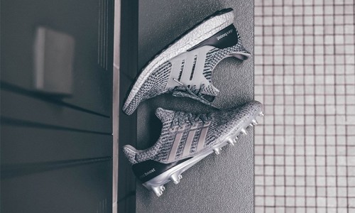 近赏 adidas 美式足球靴 Ultra Boost Cleat