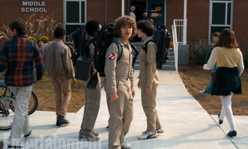 《怪奇物语》第二季预告片发布，并将于万圣节回归