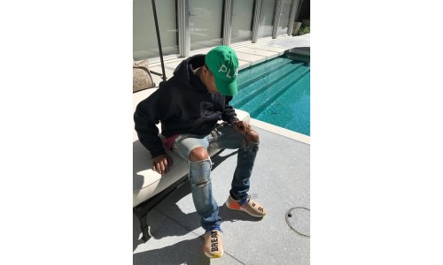 多种颜色一同呈现，Pharrell Williams 亲自示范 Hu NMD 新配色