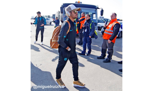 新配色曝光！内马尔上脚金色 Supreme x Nike Air More Uptempo