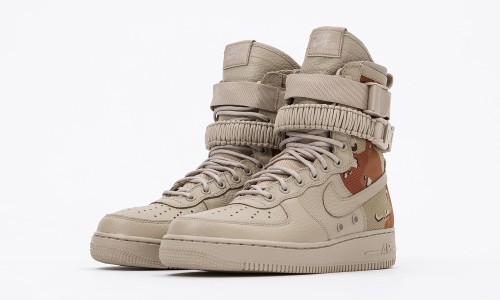 沙漠迷彩上身后，这双 Nike SF-AF1 新配色才更 “军靴” 