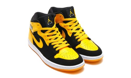 “新欢旧爱” 套装中的 Air Jordan I Mid “New Love” 时隔十年重新复刻