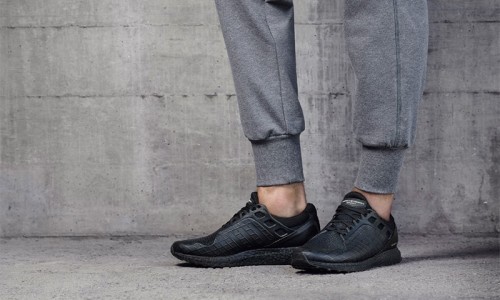Porsche Design x adidas Ultra Boost “Triple Black” 正式发售