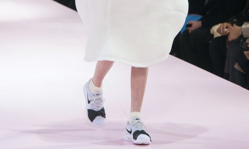 跑鞋也能如此柔美？抢先预览 CdG x Nike LunarEpic Flyknit