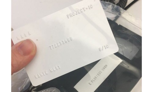 侃爷会玩！神秘包裹惊现 MTV，暗指最新 “大动作”