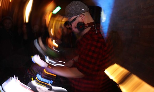 KMT DESIGN 带来东京式的 PARTY 之夜，日本顶尖 DJ 田中知之专访