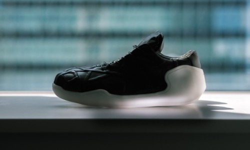 ANREALAGE x Orphe 联名声光鞋款