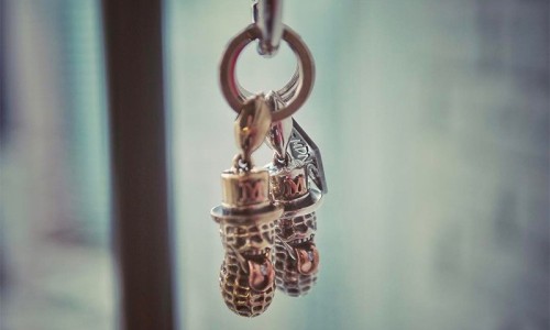 MADNESS x Peanuts & Co. 联乘款吊坠曝光