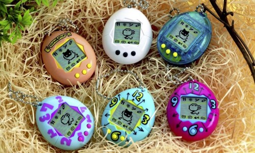 找回 80、90 后的珍贵回忆，BANDAI 复刻发售 Tamagotchi 掌上宠物游戏机