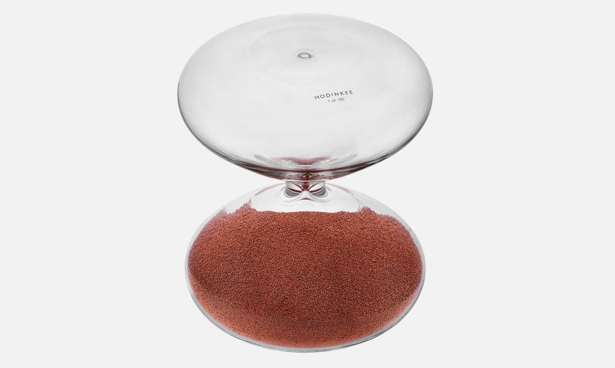 1.2 万美元的沙漏？它可是出自工业设计大师 Marc Newson 之手