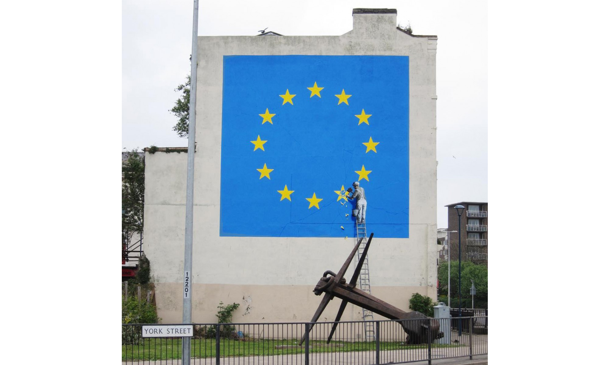 BANKSY 欧盟旗帜最新涂鸦作品