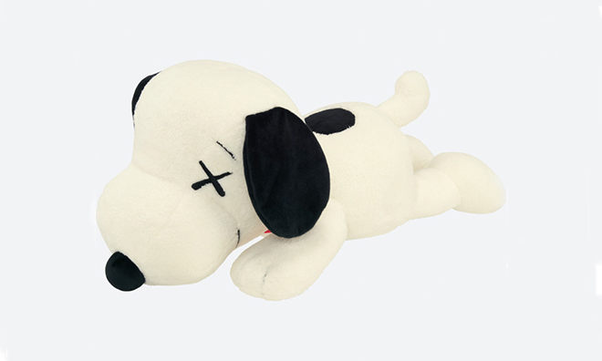 UNIQLO 决定将 KAWS x PEANUTS 联名公仔追加生产
