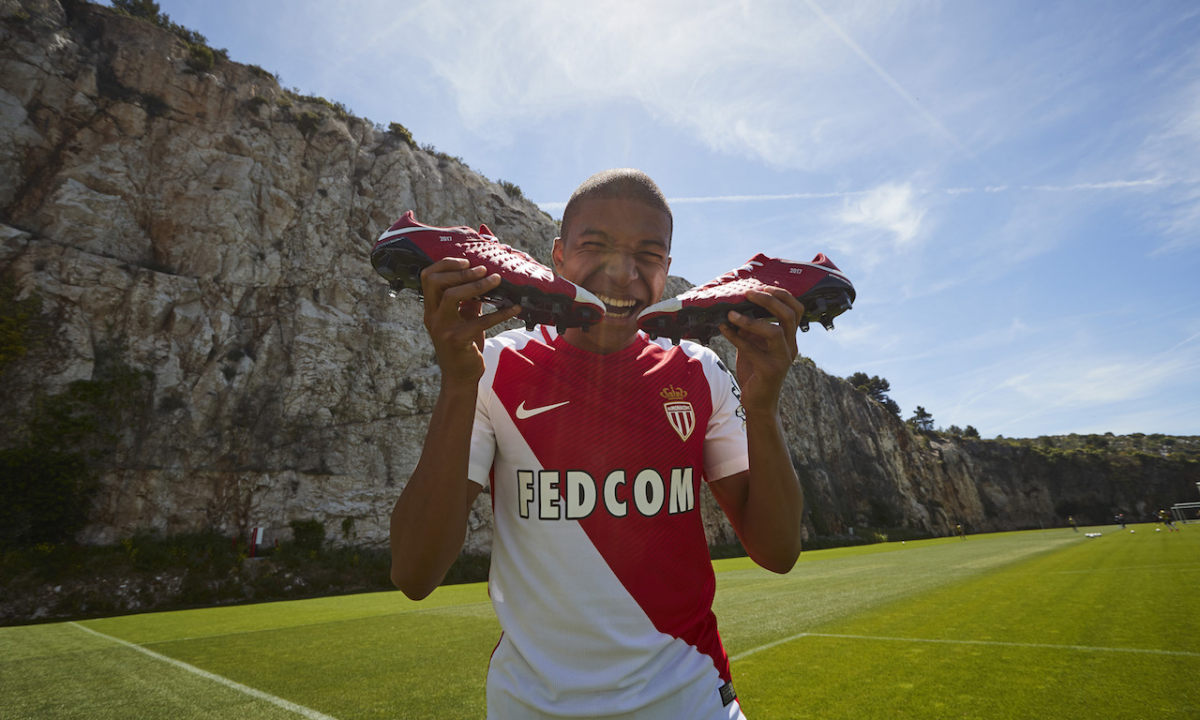 NIKEiD 推出 AS Monaco FC 套装，庆祝摩纳哥登顶法甲