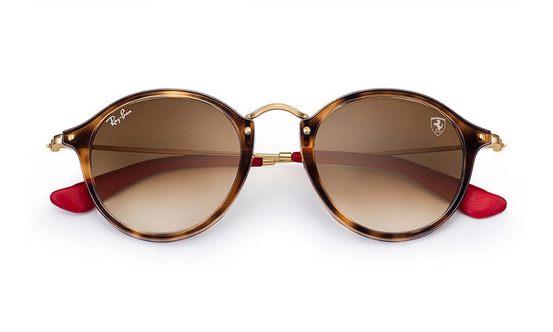 Ray-Ban 携手 Ferrari 推出联乘太阳镜系列