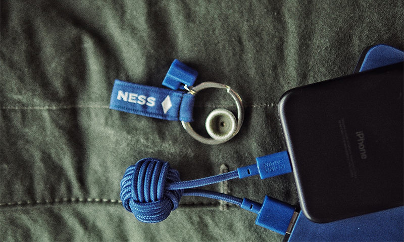 MADNESS x NATIVE UNION 打造三周年联乘款 iPhone 数据线