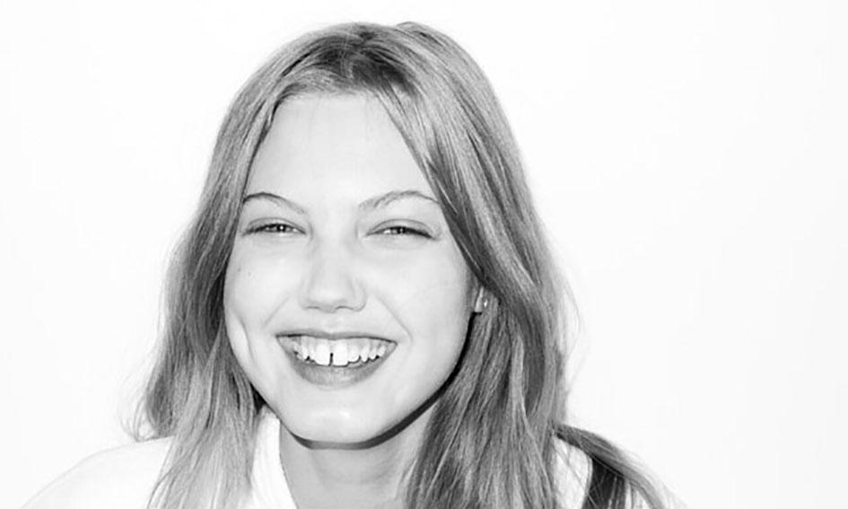 “牙缝” 超模 Lindsey Wixson 因脚伤宣布退出 T 台