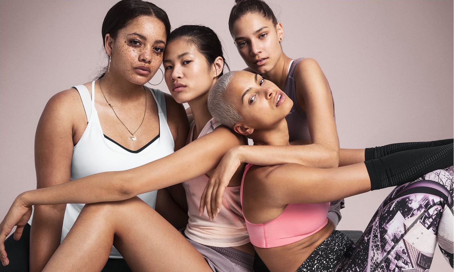 千禧粉来袭，Nike 推出 “Chrome Blush” 女子运动系列