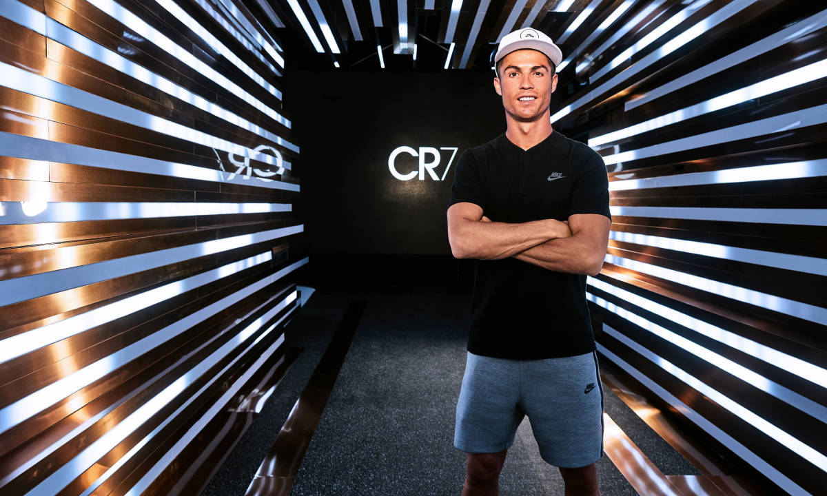 C罗亮相 Nike “非凡殿堂”，激励中国足球引爆非凡