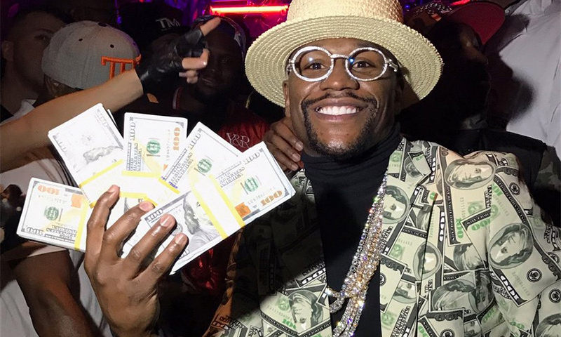 世纪大战落幕 Floyd Mayweather 拿下冠军金腰带