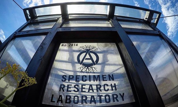 这个 “研究实验室” 是 NEIGHBORHOOD 的全新支线