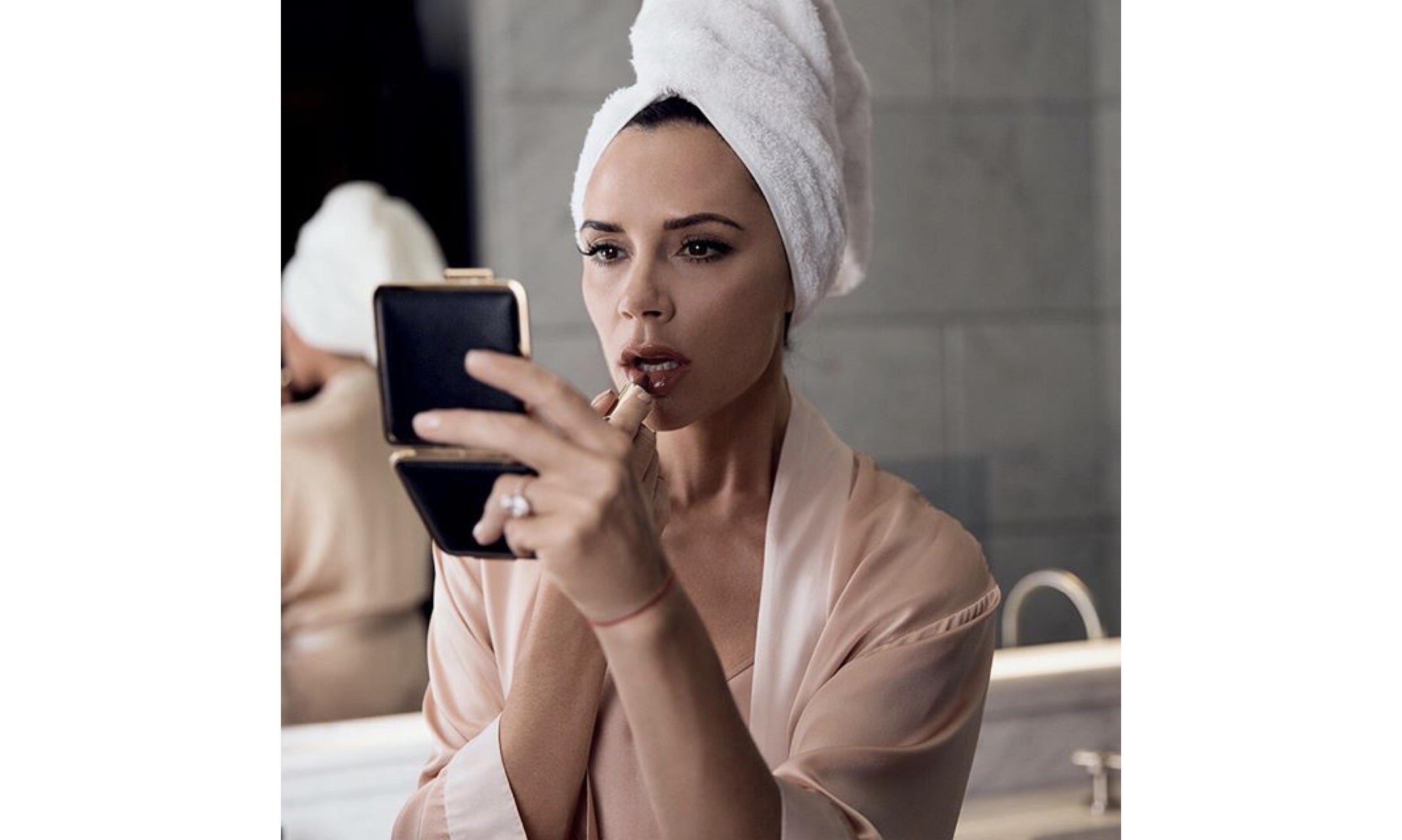 Victoria Beckham x Estée Lauder 推出限量彩妆系列