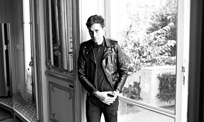 Saint Laurent 前设计总监 Hedi Slimane 要回归设计圈了吗？