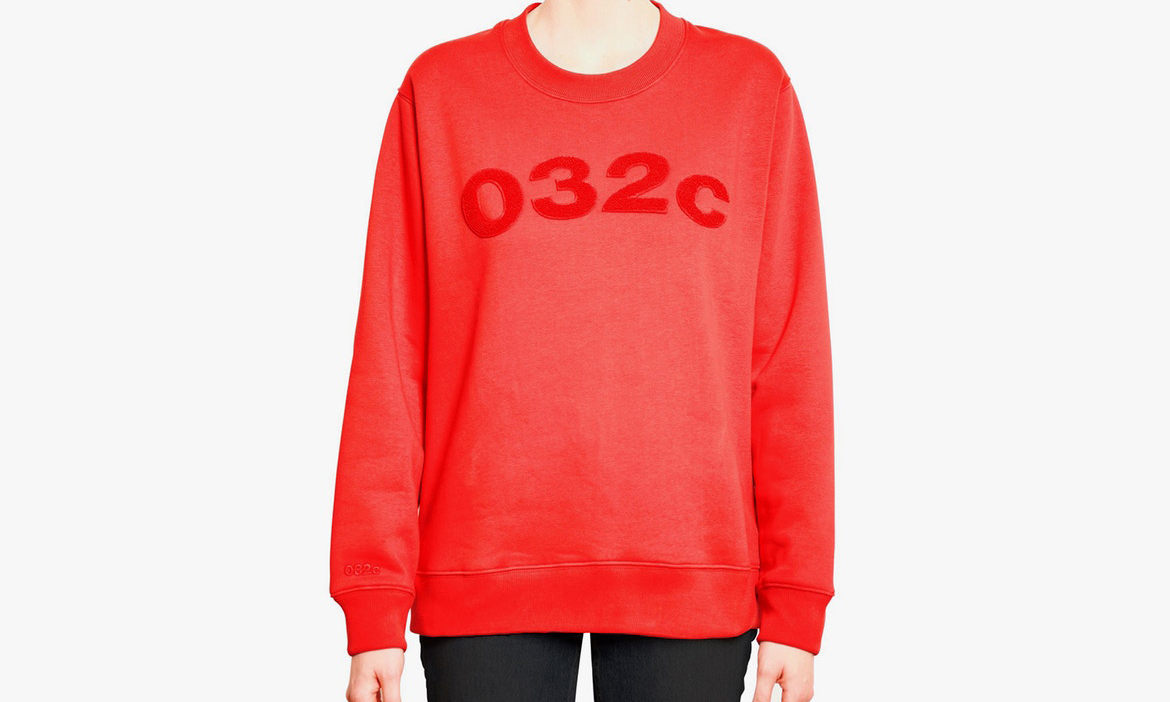032c 发布单品 “Believer” 卫衣，回归 “032c 红”