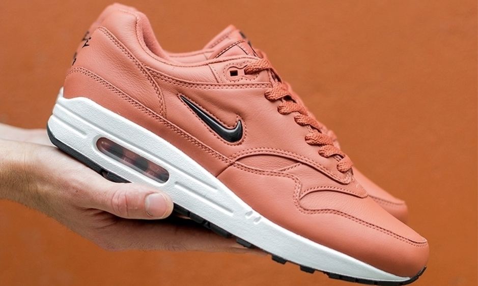 Nike 释出全新鲑鱼粉皮革版 Air Max 1 SC Jewel