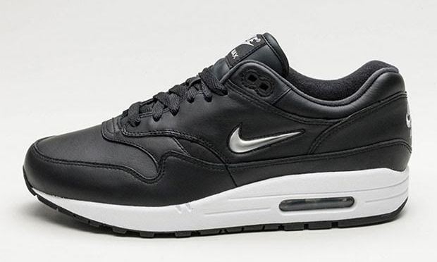 金属质感小勾设计，Nike Air Max 1 Jewel 释出最新配色