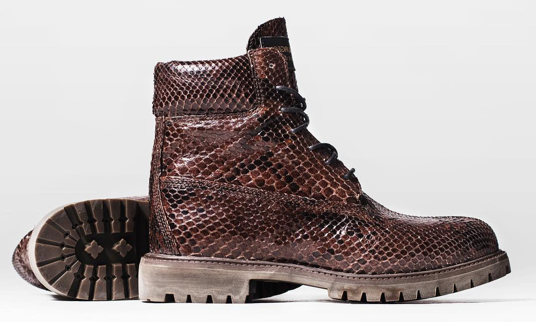 The Shoe Surgeon 打造奢华蛇鳞纹 Timberland 靴款