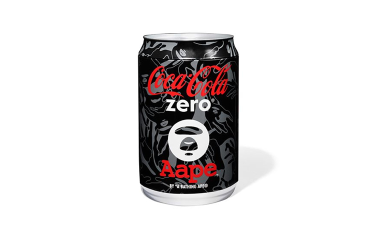 买 Coca-Cola Zero® 加 199 元就送 AAPE® 限量版联乘 T恤