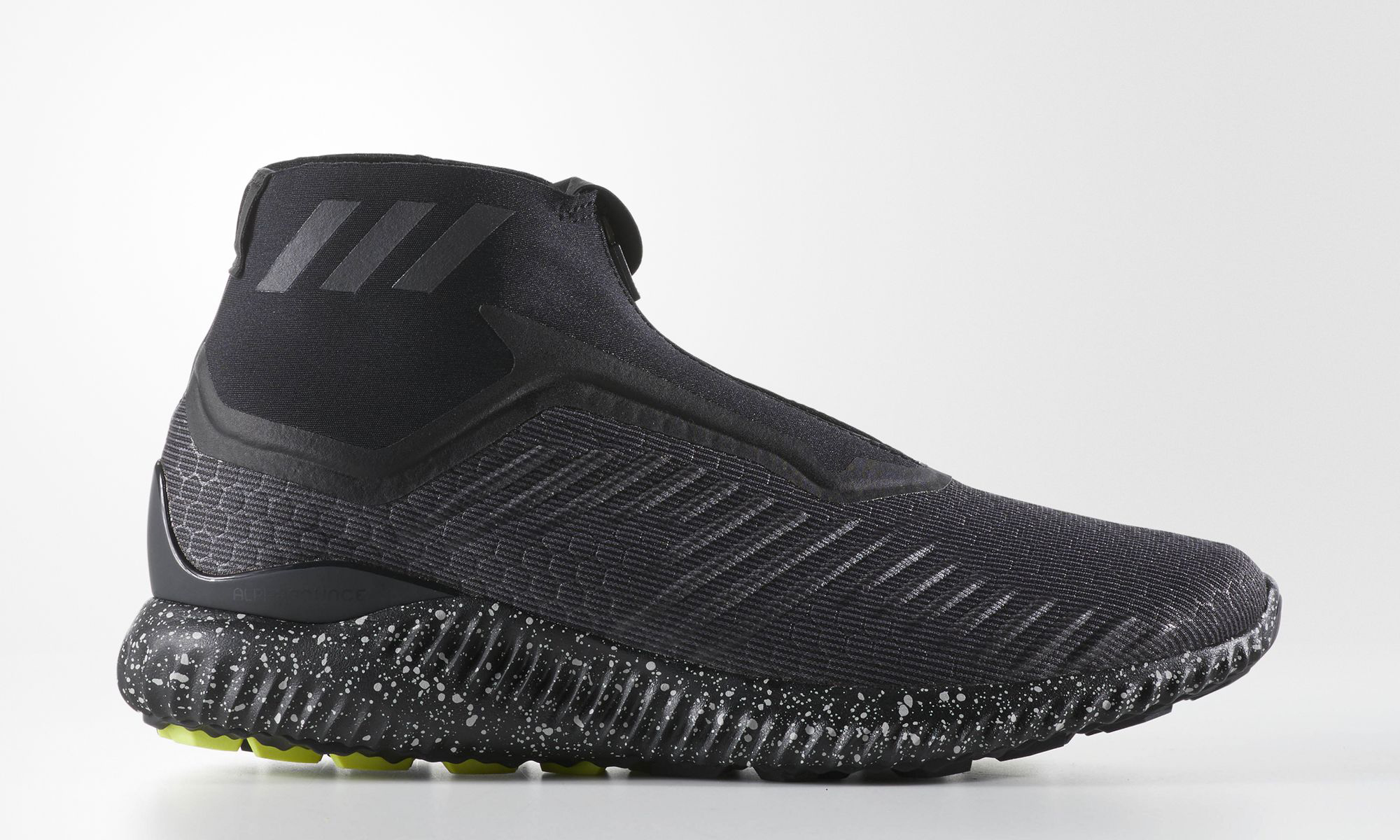 adidas 推出全新鞋型 AlphaBOUNCE Zip