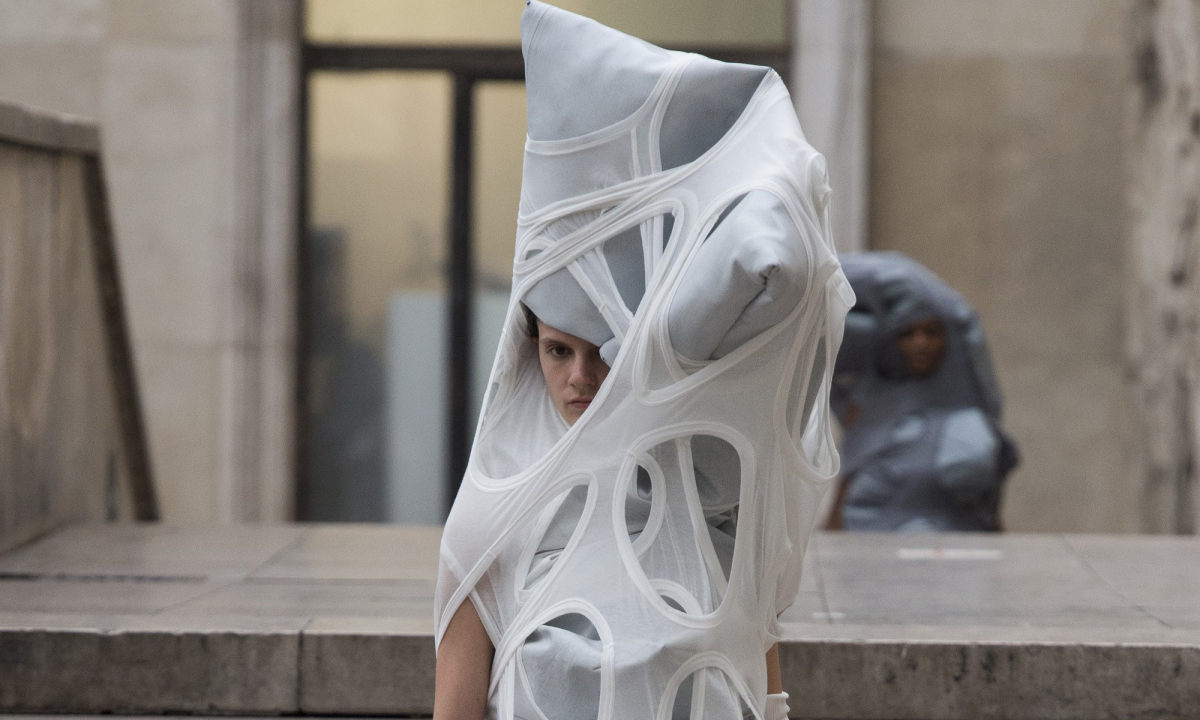 靠垫也能穿身上？Rick Owens 2018 春夏成衣系列发布