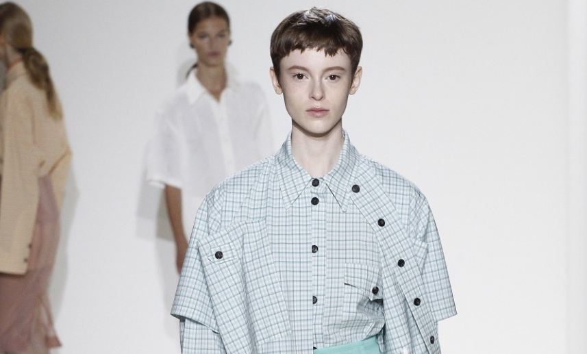温柔飘逸，Victoria Beckham 2018 春夏秀场回顾