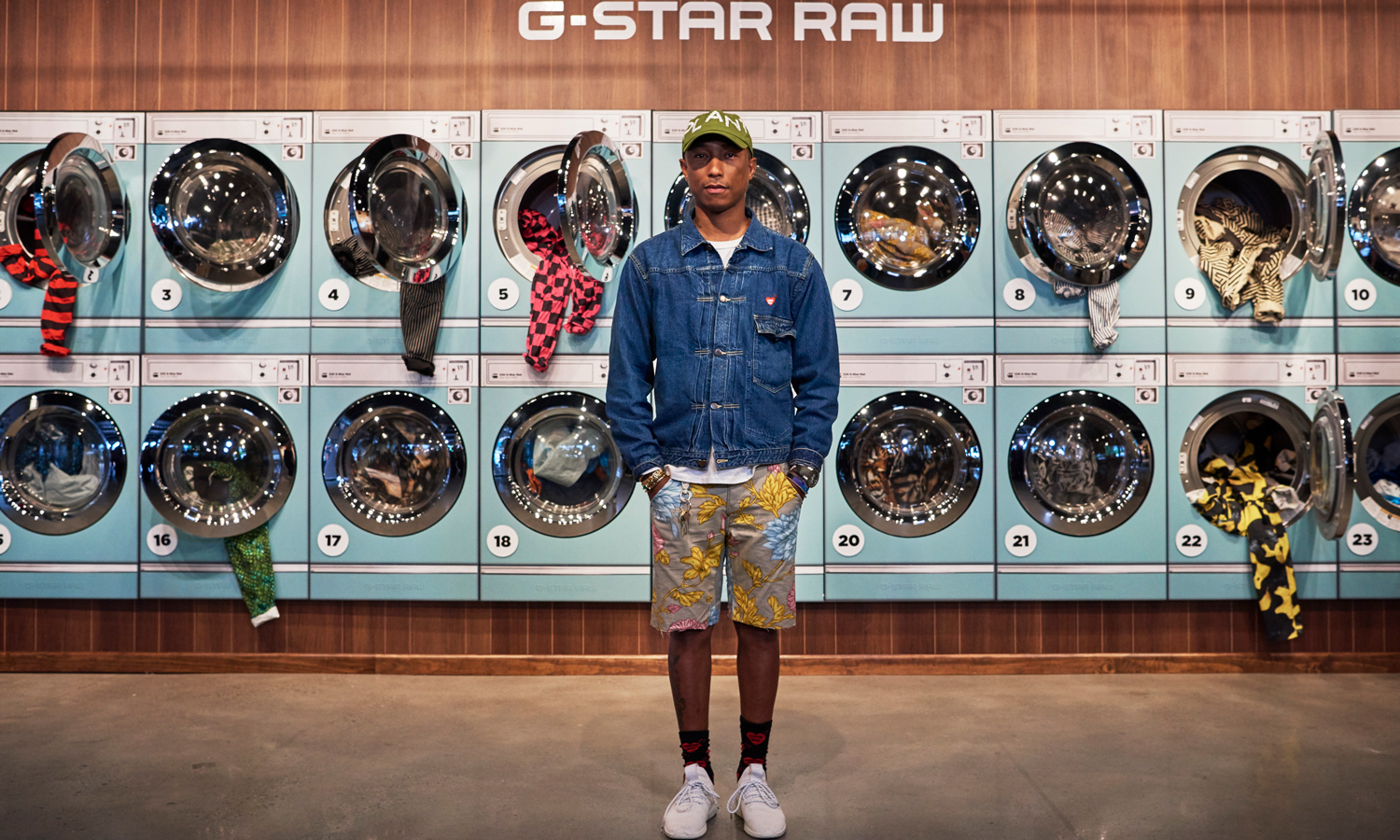 G-Star RAW 联合 Pharrell Williams 发布 X25 G-Star Elwood 牛仔裤