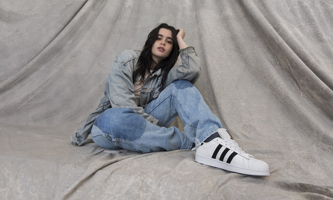 adidas Originals 打造 Superstar “Icons of Tomorrow” 系列海报