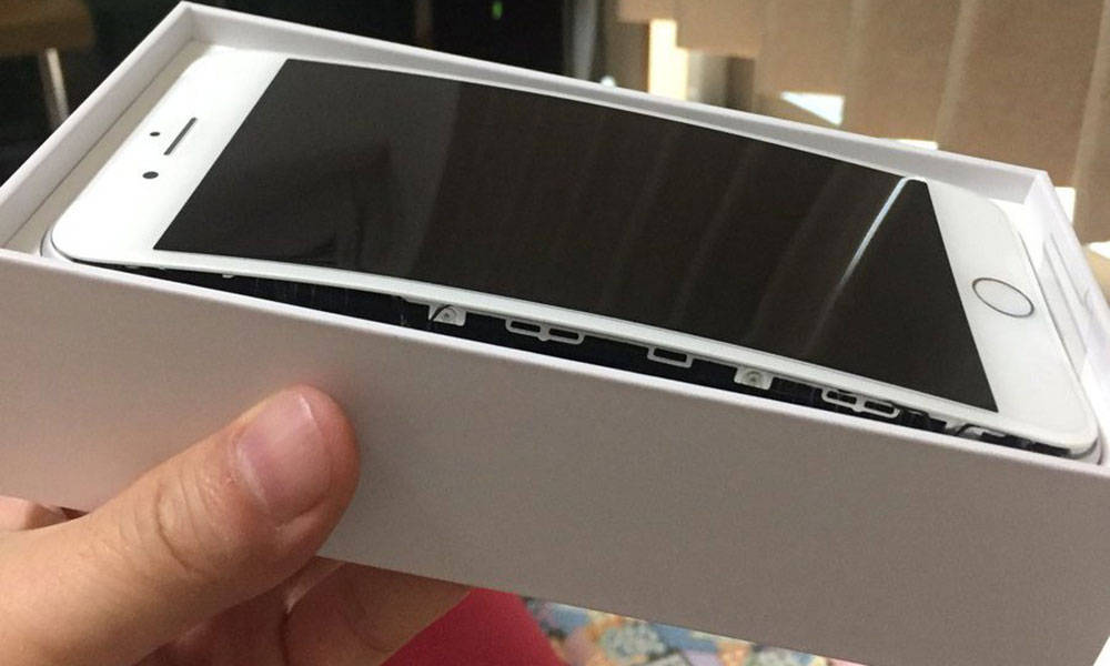 疑似 iPhone 8 出现电池涨起事故