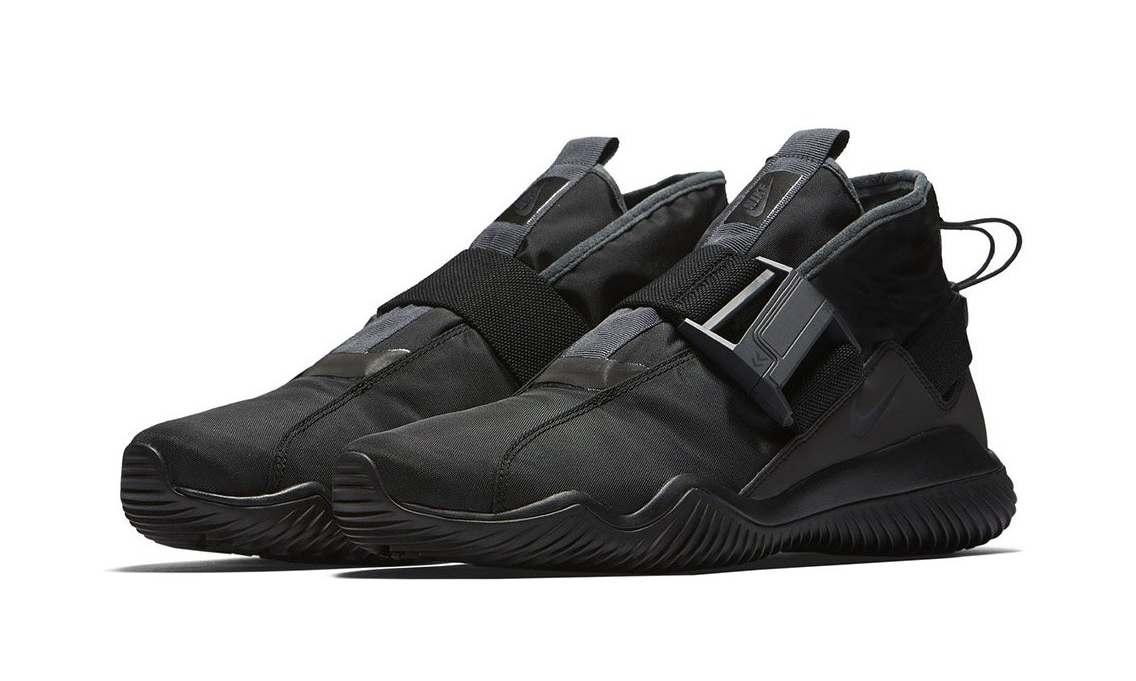 Nike 释出全黑配色的 KMTR Premium 鞋款