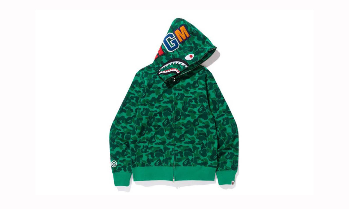 纪念涩谷店 10 周年，A BATHING APE® 带来了绿色鲨鱼头卫衣