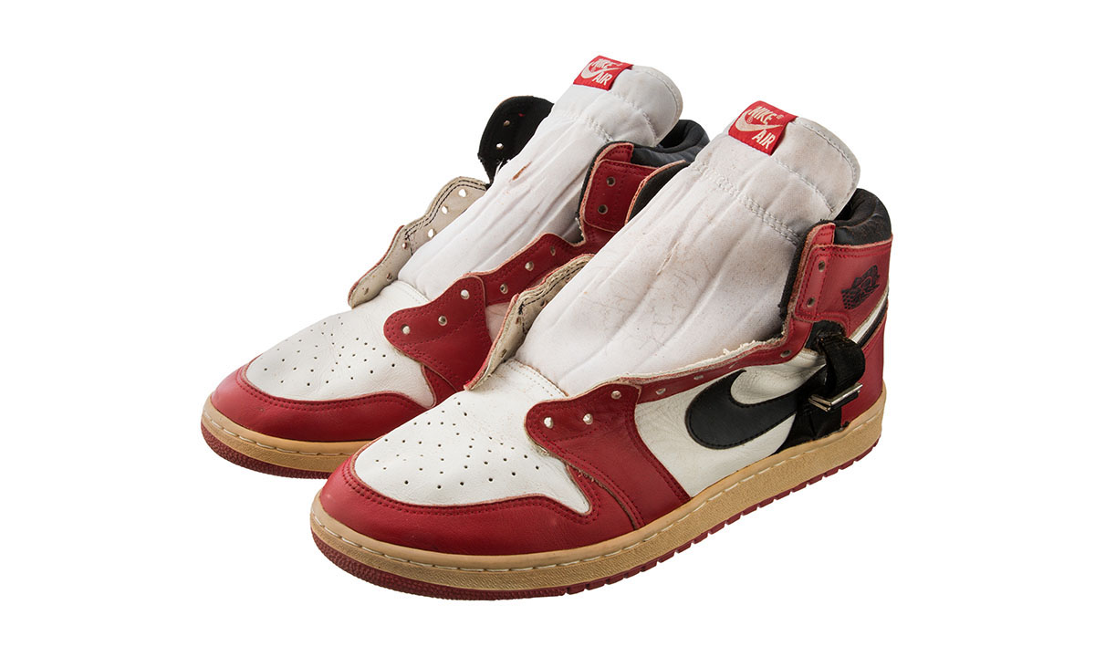 Michael Jordan 在比赛中穿着的 Air Jordan I 获将拍卖超 $2 万美金