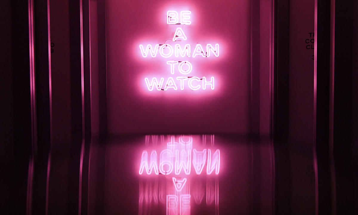 CHANEL 的 Pop Up 这次开在了一个 Night Club 里